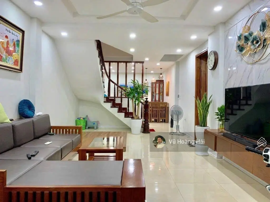 Bán nhà Đình Thôn - Mỹ Đình gần oto 60m*5T MT 4m giá nhỉnh 12 tỷ có thỏa thuận