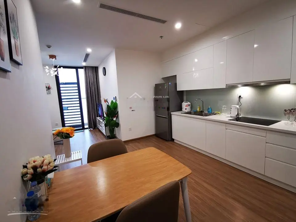 Sẵn hợp đồng thuê - Bán căn hộ 1 phòng ngủ, ban công Đông Nam Vinhomes Skylake (trục S1.05)