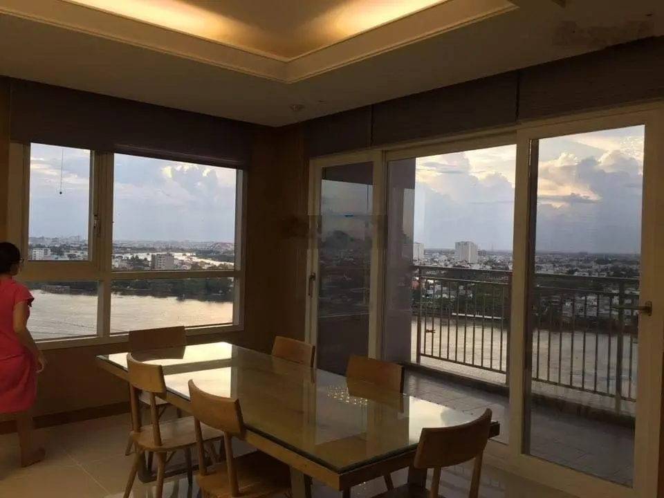 Em chi cần bán gấp Xi Riverview 200 m giá 20 tỷ gọi 0909 776 *** bao rẻ