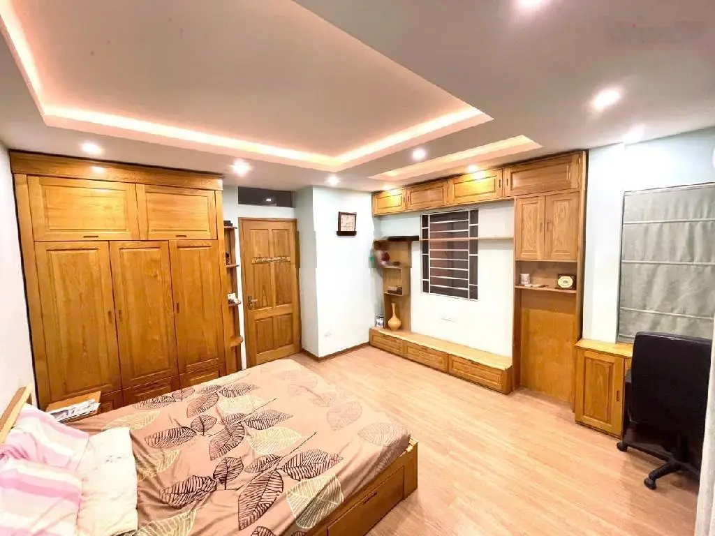 Bán nhà Ngọc Thụy,LB. 5 tầng 35m, ô tô tránh, 10m ra mặt phố Ngọc Thụy. Nhỉnh 6 tỷ