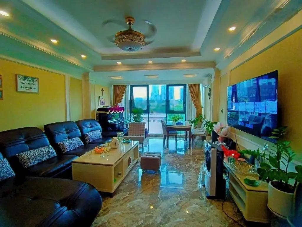 Nhà trung kính_65m.7 t thang máy oto vào nhà.kinh doanh.chào:25.5 tỷ