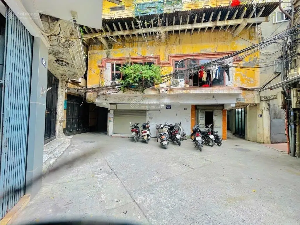 Bán nhà phố Bạch Mai 4tầngx3ngủ, ô tô đỗ cửa, sân chơi rộng, 3 thoáng, full đồ