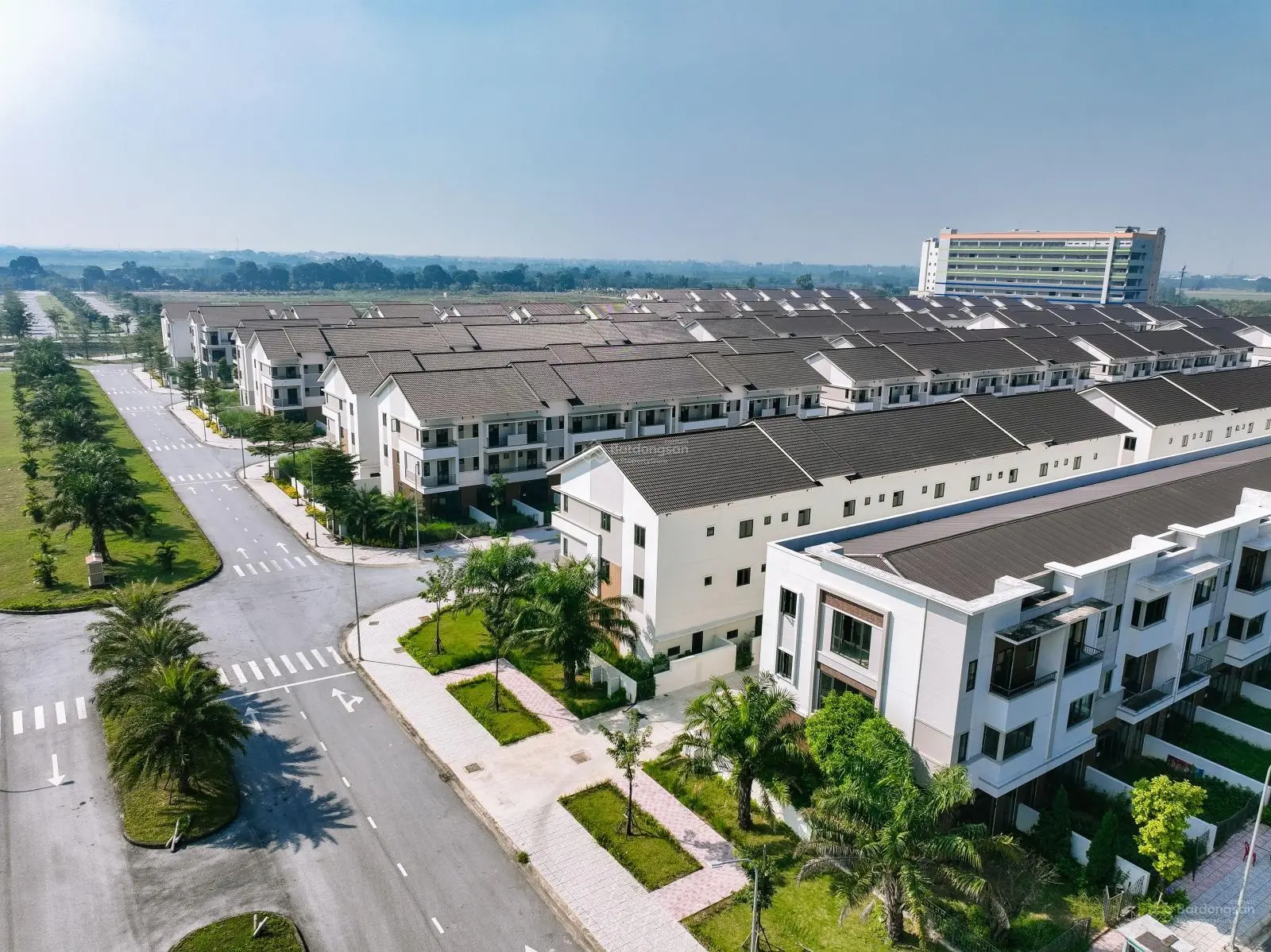Bán shophouse hàng hiếm tại Centa Riverside, 11,05 tỷ, 120m2, 4PN, 4WC