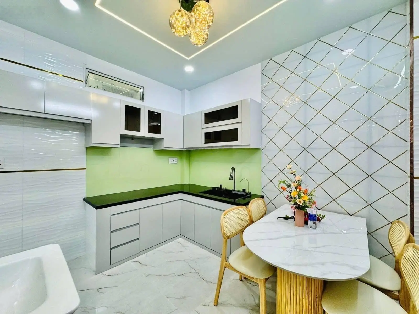 Bán nhà mặt phố Nguyễn Văn Bá,Dt 86m2 Giá 2tỷ688, hàng hiếm Trường Thọ, Gần Tiểu học Nguyễn Văn Bá