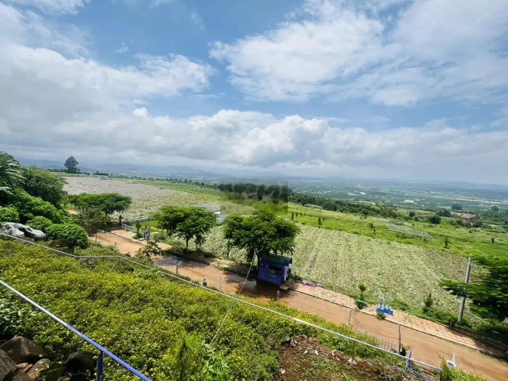 Lô đất view thung lũng với 1000m2 ( 100m thổ cư ) giá chỉ 1ty150