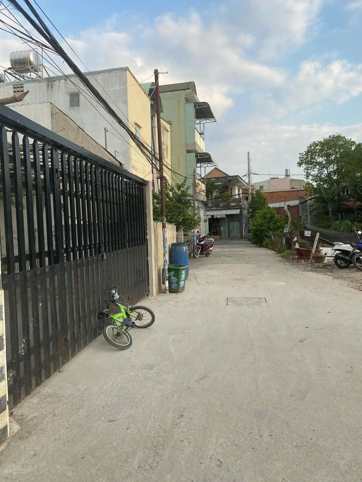 Chính chủ bán 108,8m2 nhà phố 1 trệt 1 lầu 111m2. Giá 6.2 tỷ. Sổ sẵn. Không qua trung gian