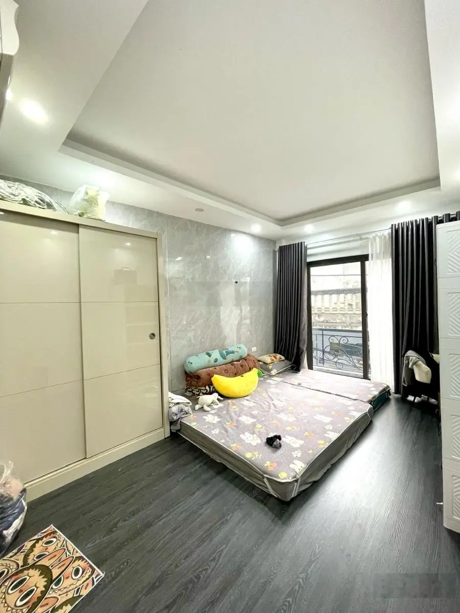Bán nhà Nguyễn Khang, Yên Hoà, 42m x 4T, MT 4.2m, ngõ nông, gần phố, 2 thoáng vĩnh viễn