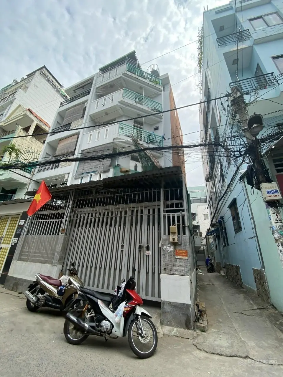 Góc 2 mặt tiền HXH Ung Văn Khiêm thông D5 6,85x14m 5 tầng đã hoàn công gồm 8PN khai thác CHDV