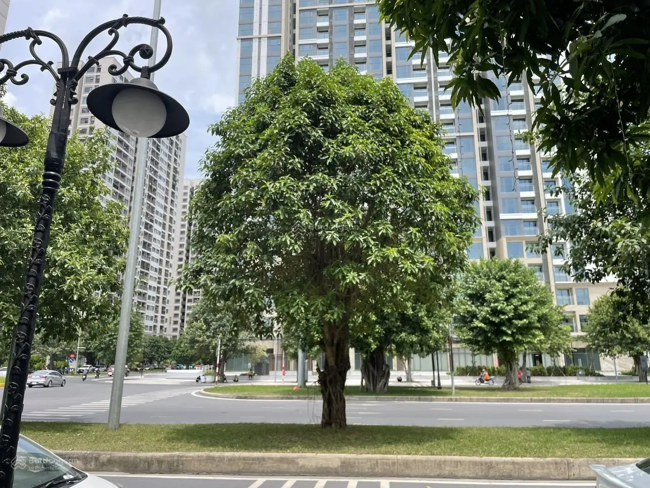 Bán căn shop house mặt đường Ngọc Trai Vinhomes Oean Park block diện tích rộng 70.8m2 đất giá rẻ