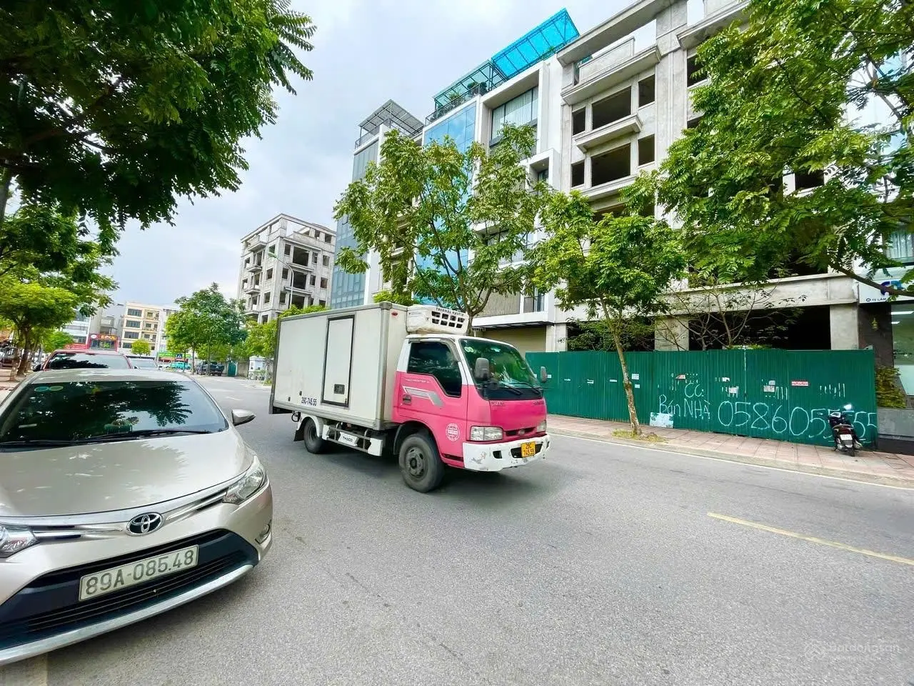 Bán biệt thự 52 tỷ, Dt 130m2 x8 tâng , phố Lâm Hạ, Long Biên, Hà Nội.
