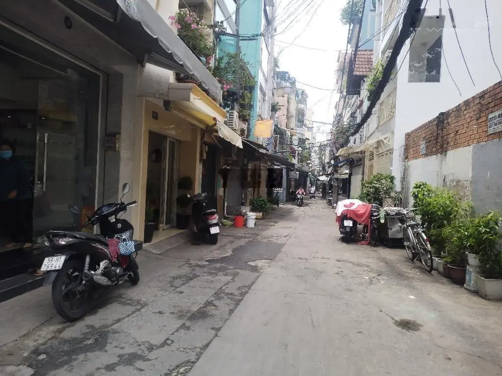 CHỈ 5,7 TỶ NHÀ 5 TẦNG ,25M2,NGANG 3 dài 8, GẦN MẶT TIỀN NGUYỄN TRÃI QUẬN 5