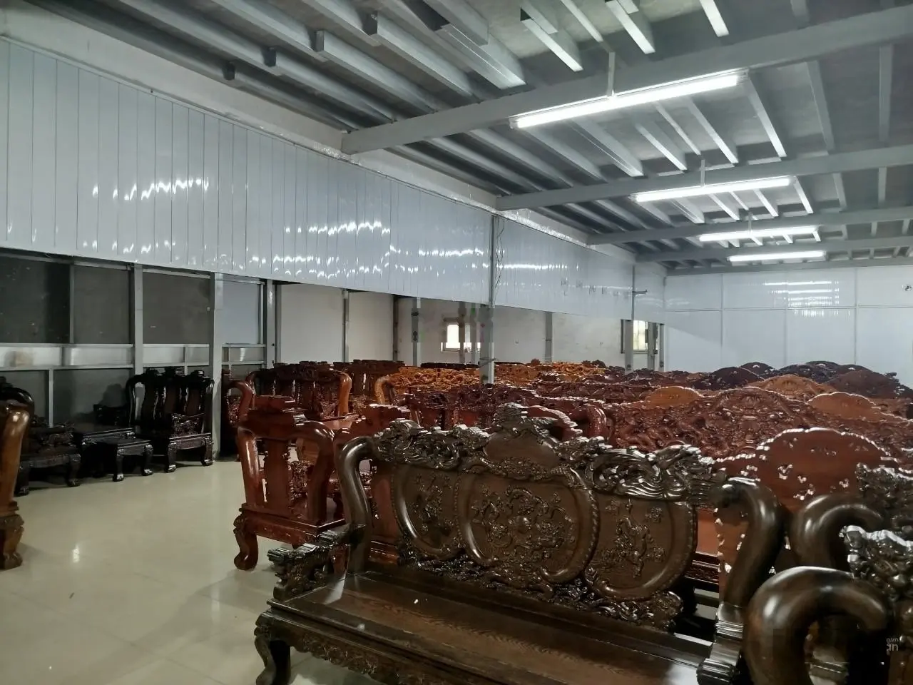 Bán xưởng mặt tiền với diện tích khủng 1735m2. Full thổ. Nhà xưởng 2 tầng. Dòng tiền 80 triệu/tháng