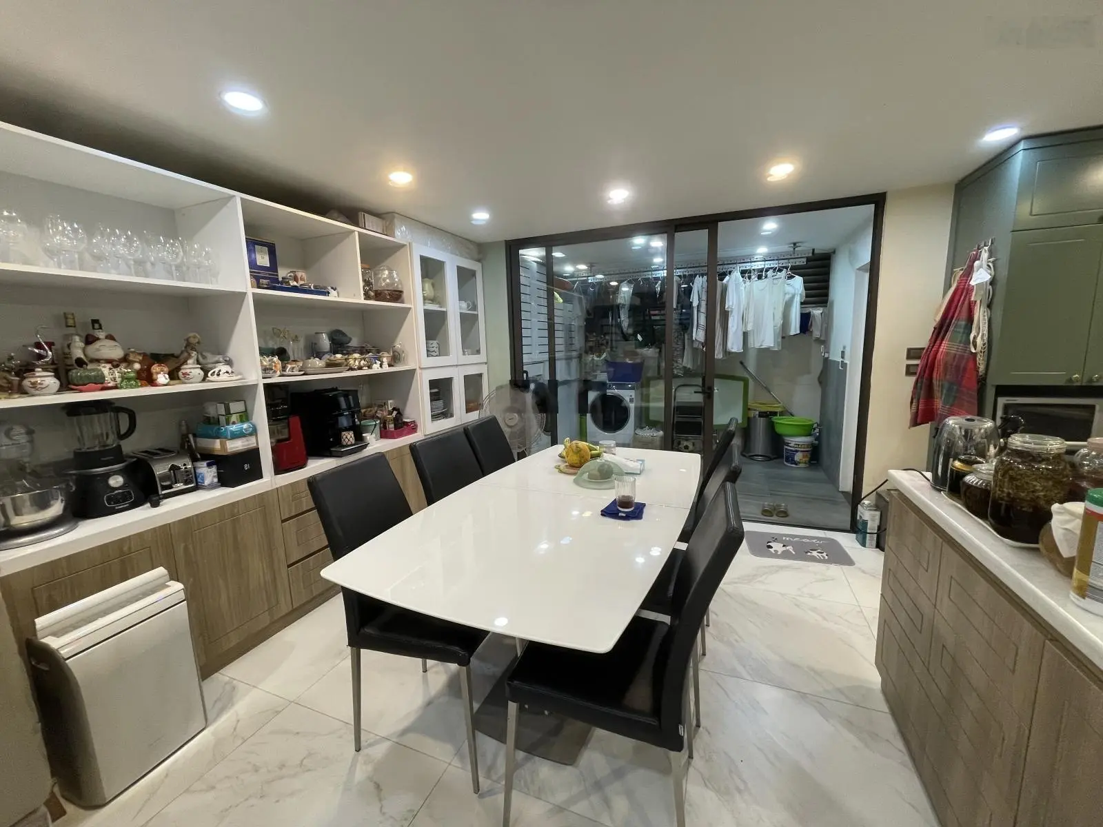 Căn nhà đẹp 3 ngủ ngõ xe hơi tránh nhau ở khu Âu Cơ, Tây Hồ bán giá rẻ