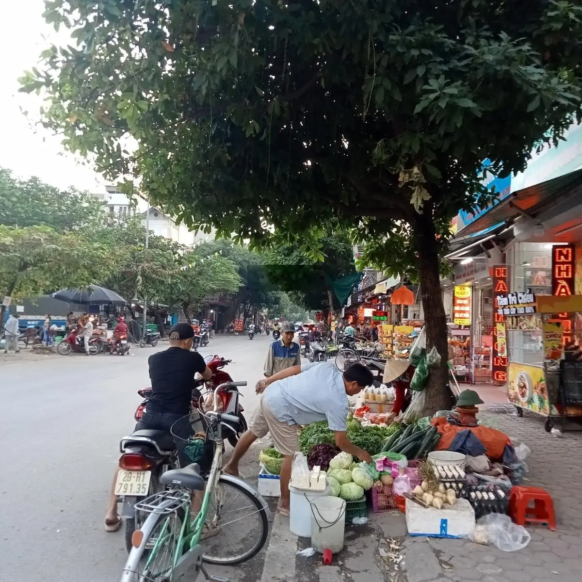 Cần bán gấp siêu phẩm mặt phố trần quang diệu (quận đống đa ) - vỉa hè - kinh doanh đỉnh