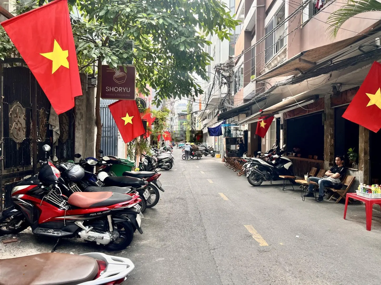 Bán gấp nhà hẻm kinh doanh 10m, cách 40m ra Lê Văn Sỹ, Q3. DT: 4,1mx21,2m ko lỗi PT, ko QH, 16 tỷ