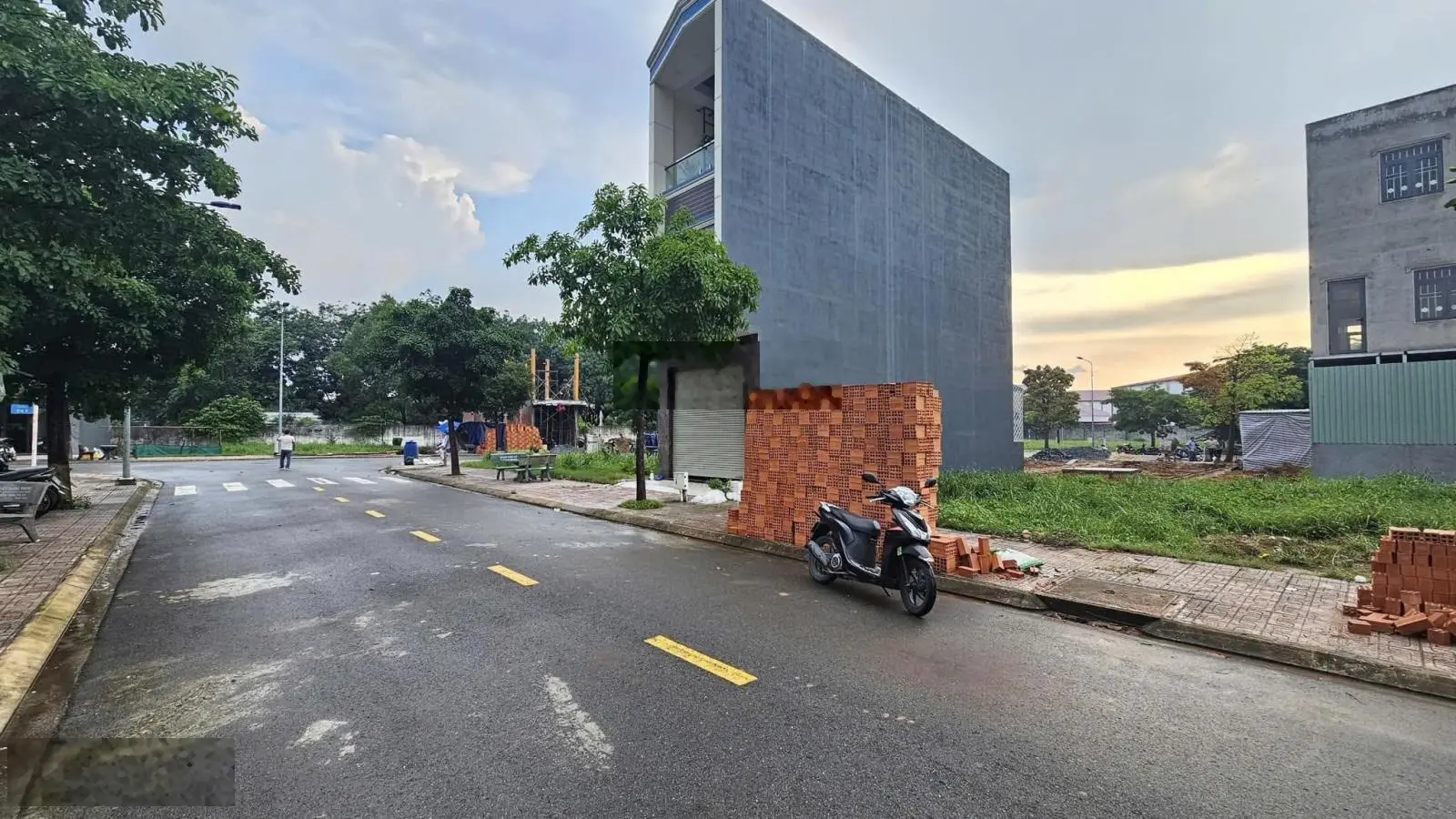 Cần bán đất Định Hòa Thủ Dầu Một giá 650 triệu/76m2. SHR, Sang tên ngay. Gía công nhân. 0768 234 ***