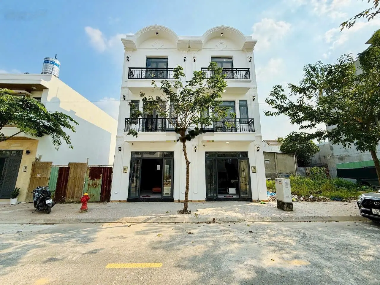 Nhà mặt tiền đẹp chủ nhà cần bán gấp để thanh toán ngân hàng