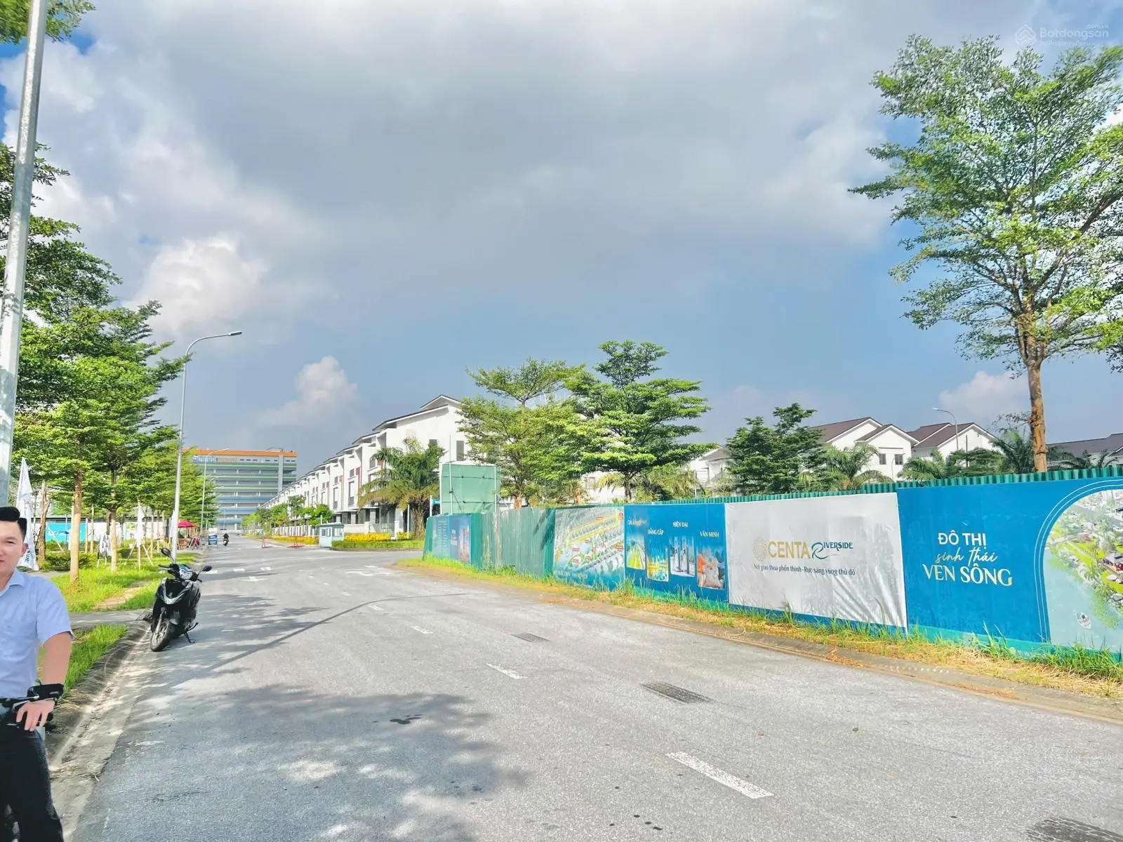 Vốn từ 4,x tỷ sở hữu biệt thự 180m2 View hồ, cách Long Biên 12km. Giá gốc CĐT, lãi suấT 0%/1 năm