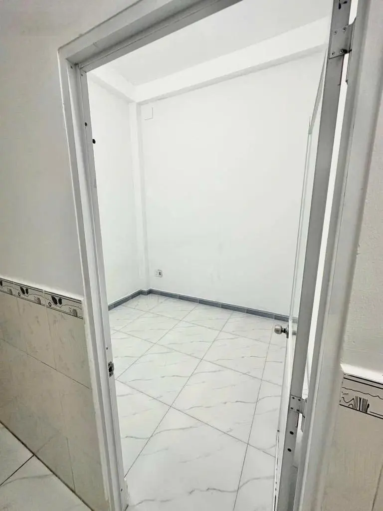 Bán NHANH đường Đoàn Văn Bơ nhà 2 tầng BTCT DT71.1m2 còn Thương Lượng.