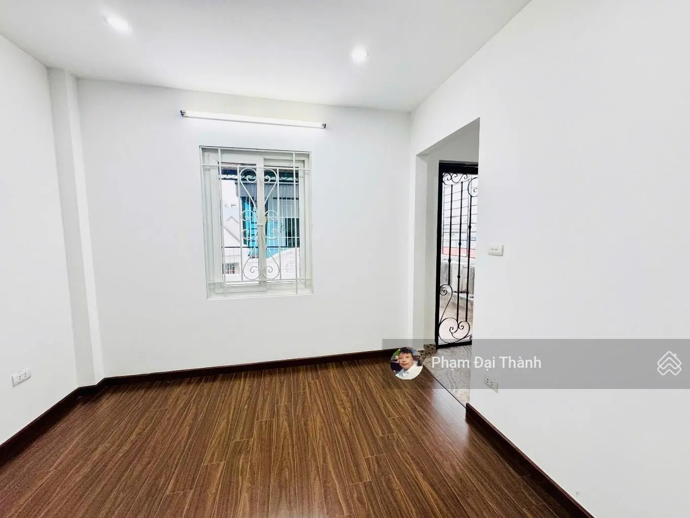 Cực hiếm! Duy nhất căn nhà Phố Trạm, DT 42M2 X 5 tầng x MT 7.5 M, giá chỉ 7.X tỷ. LH 0989819365