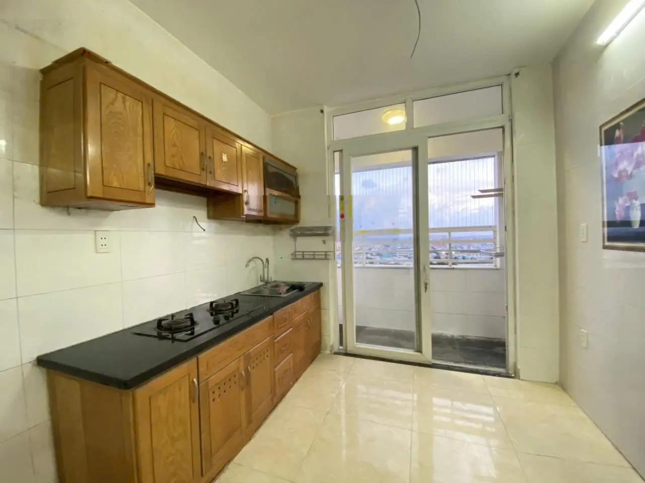 Cần tiền bán gấp căn góc 65m2, 2pn, 2wc. Đã có sổ hồng, có trước 600tr là mua được