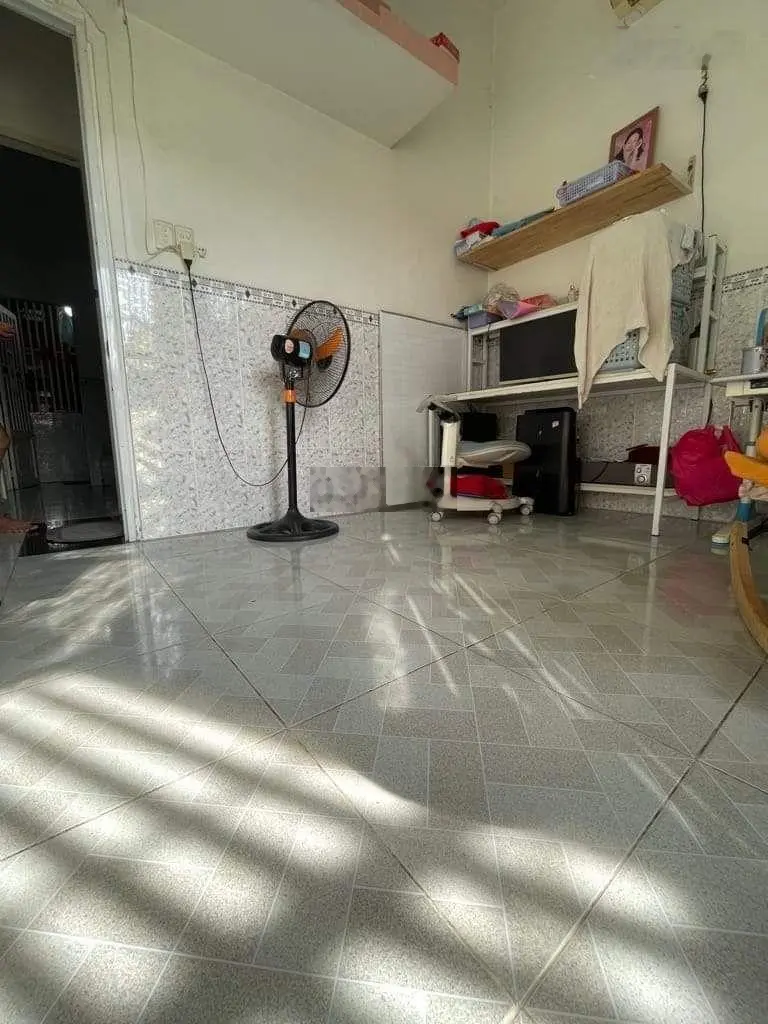 Trịnh Đình Trọng, gần Âu Cơ, Khuông Việt nhà 4 tầng, 68m2, (4.3 x15.5m), hẻm trước nhà 4m, 5.5 tỷ