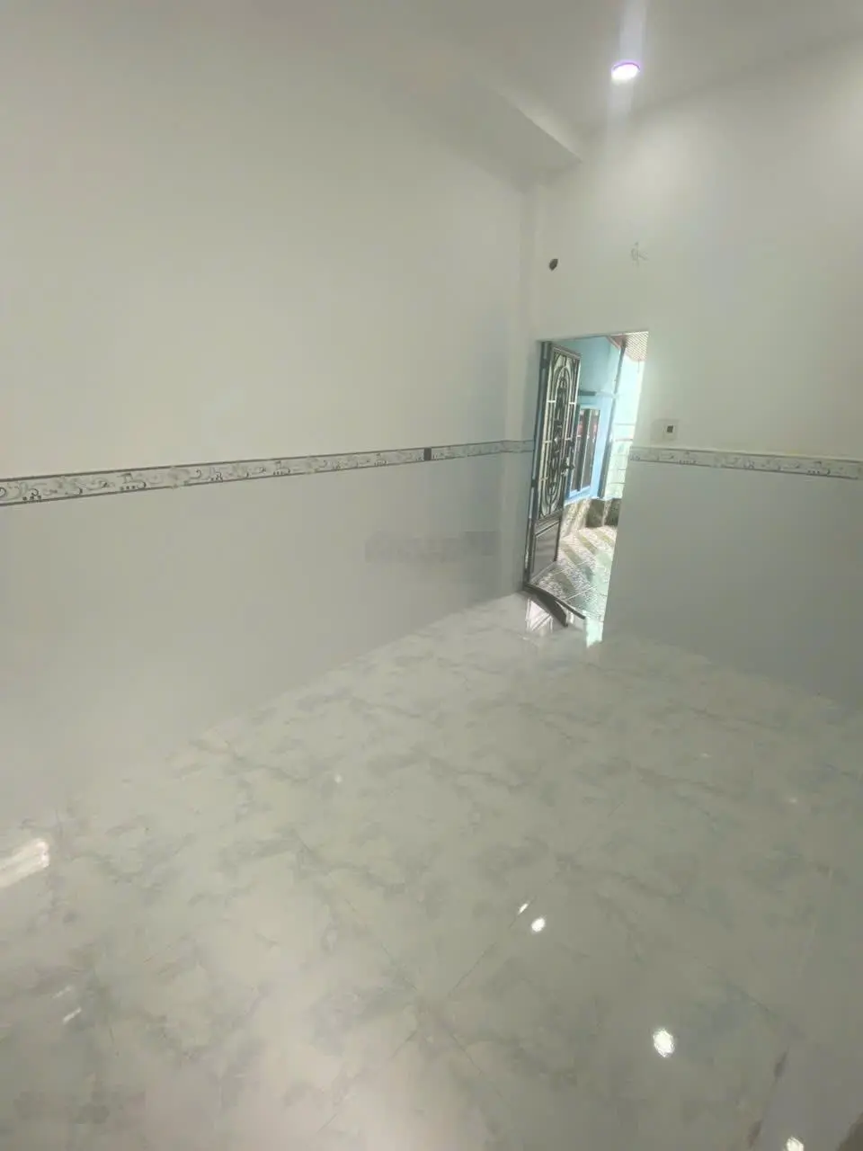 Bán nhà hẻm mới xây có sân để xe - nở hậu tài lộc - full nội thất ở đường Hưng Phú P9 Q8