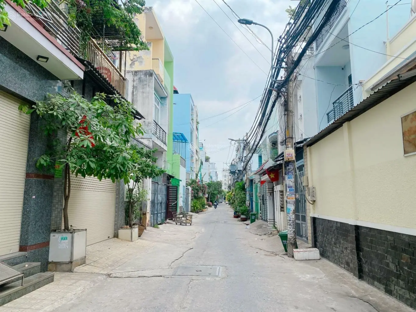 7,2 tỉ NHÀ 4 Tầng ngay LÊ VĂN QUỚI - NGÃ TƯ BỐN XÃ- 70M2- hẻm xe hơi 8M - sổ vuông A4