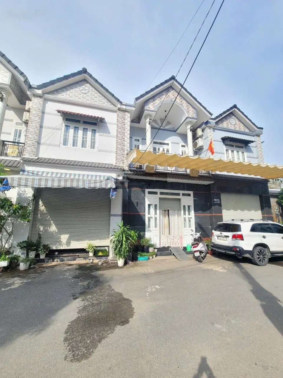 Nhà trệt lầu. 3 phòng ngủ. Gần làng ĐHQG TP. HCM. DT: 75m2. Đường 6m. Giá: 3.95 tỷ TL
