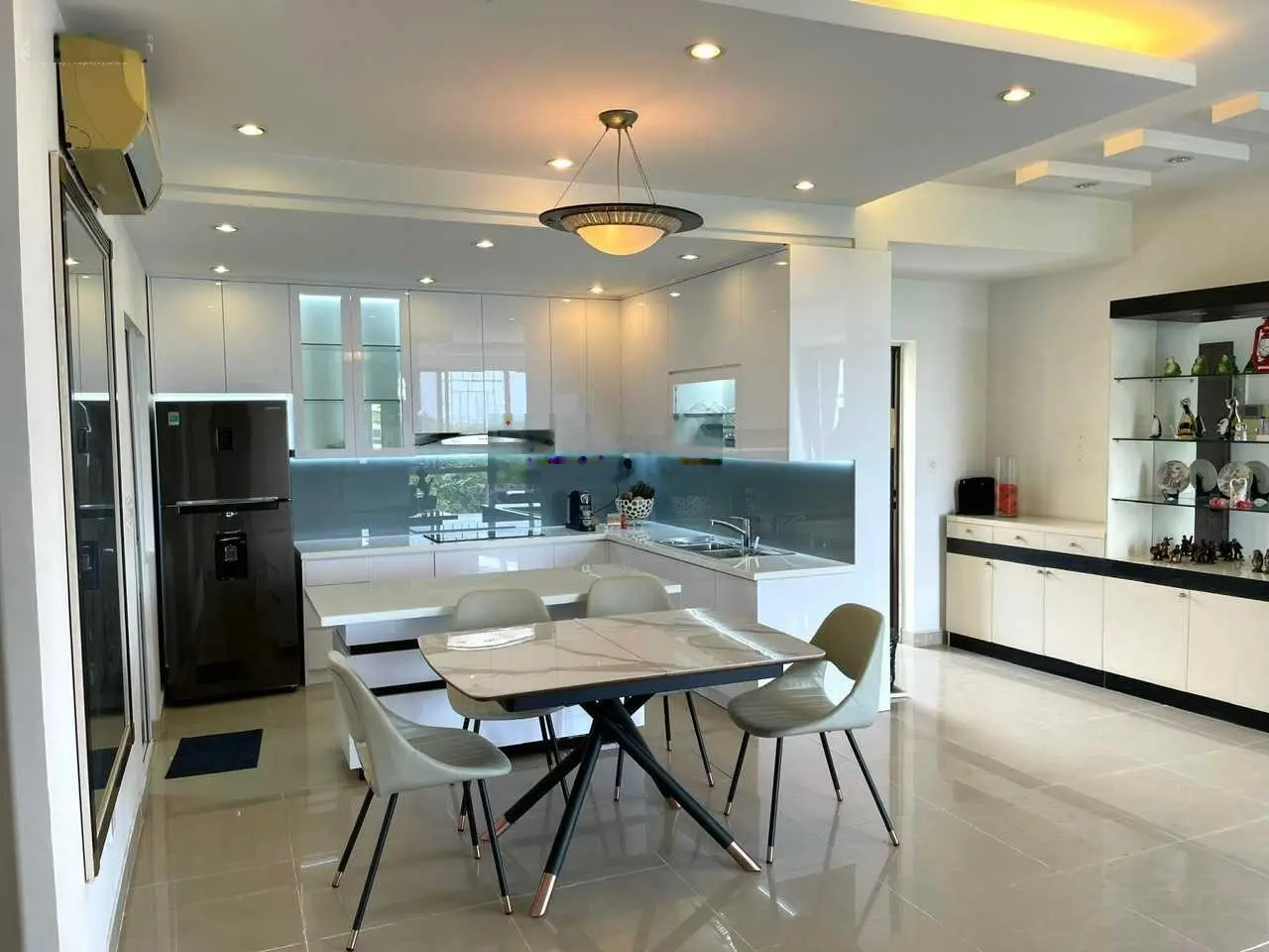 Cần bán căn góc Grand View Vòng Cung 3PN view trực diện sông
