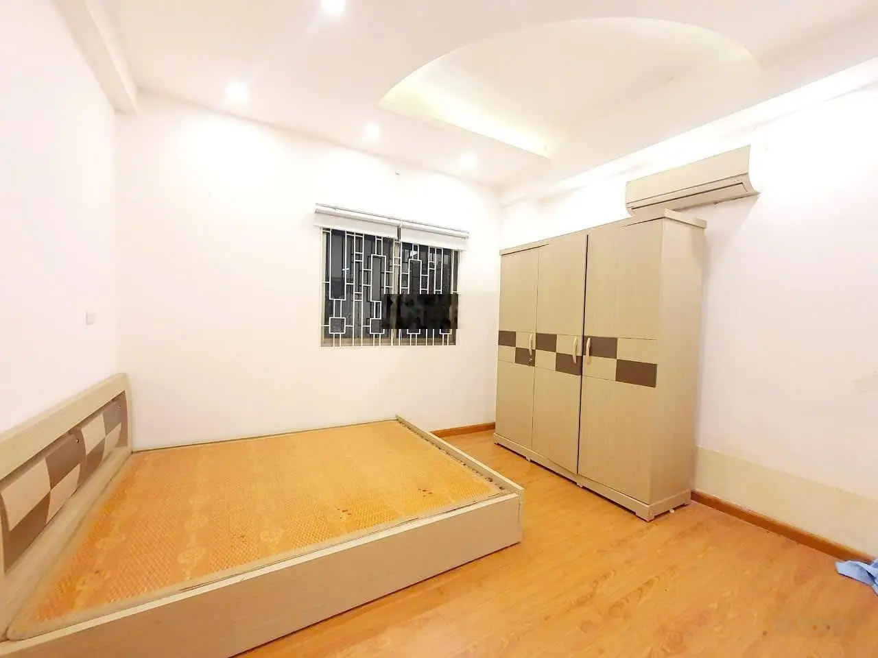 Bán gấp căn 2PN2VS 86m2 full nội thất. Tòa C4 Nguyễn Cơ Thạch. Liên hệ 0357 536 ***