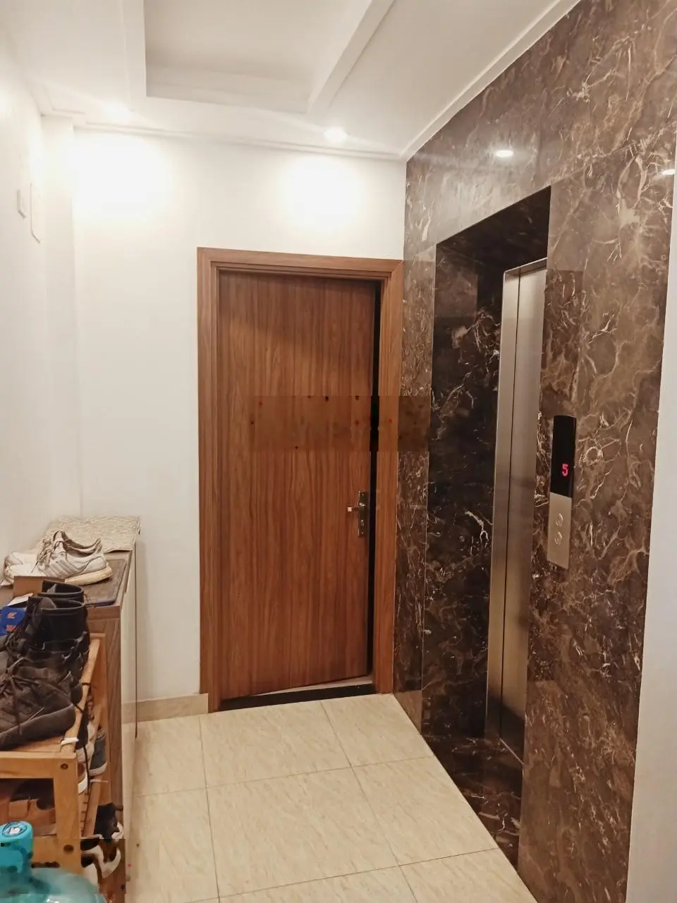 Bán nhà phân lô Tam Trinh DT: 62m2x5T. MT 3.8m, thang máy, vỉa hè, kinh doanh sầm uất. Giá: 16.8 tỷ