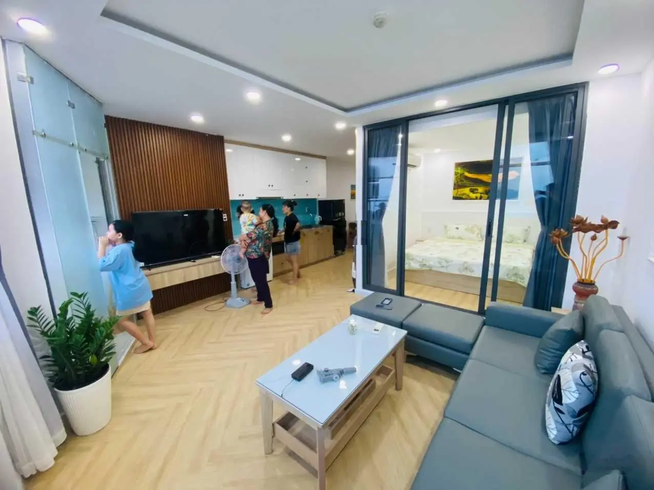 Bán căn hộ nội thất đẹp view biển ở Mường Thanh Khánh Hòa