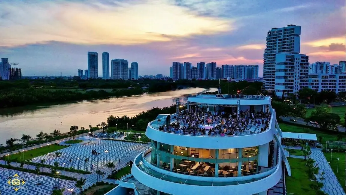 Bán Penthouse Riverpark Residence diện tích 322m2 sân vườn rộng giá đầu tư 28 tỷ
