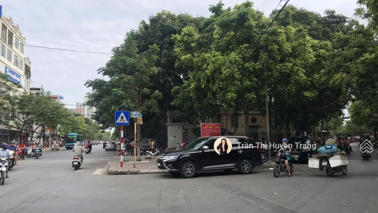 Gia đình bán 74m2 đất ngõ 28 Xuân La thông Lạc Long Quân, ô tô, 7 chỗ vào nhà - 18.4 tỷ