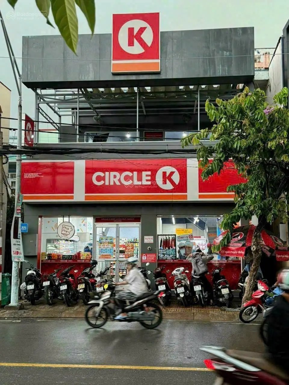 Bán nhà góc 2 mặt tiền Lê Văn Sỹ- Quận 3. DT 5x20m- 3 tầng. HĐ cho thuê 70 triệu/tháng. Giá 27 tỷ