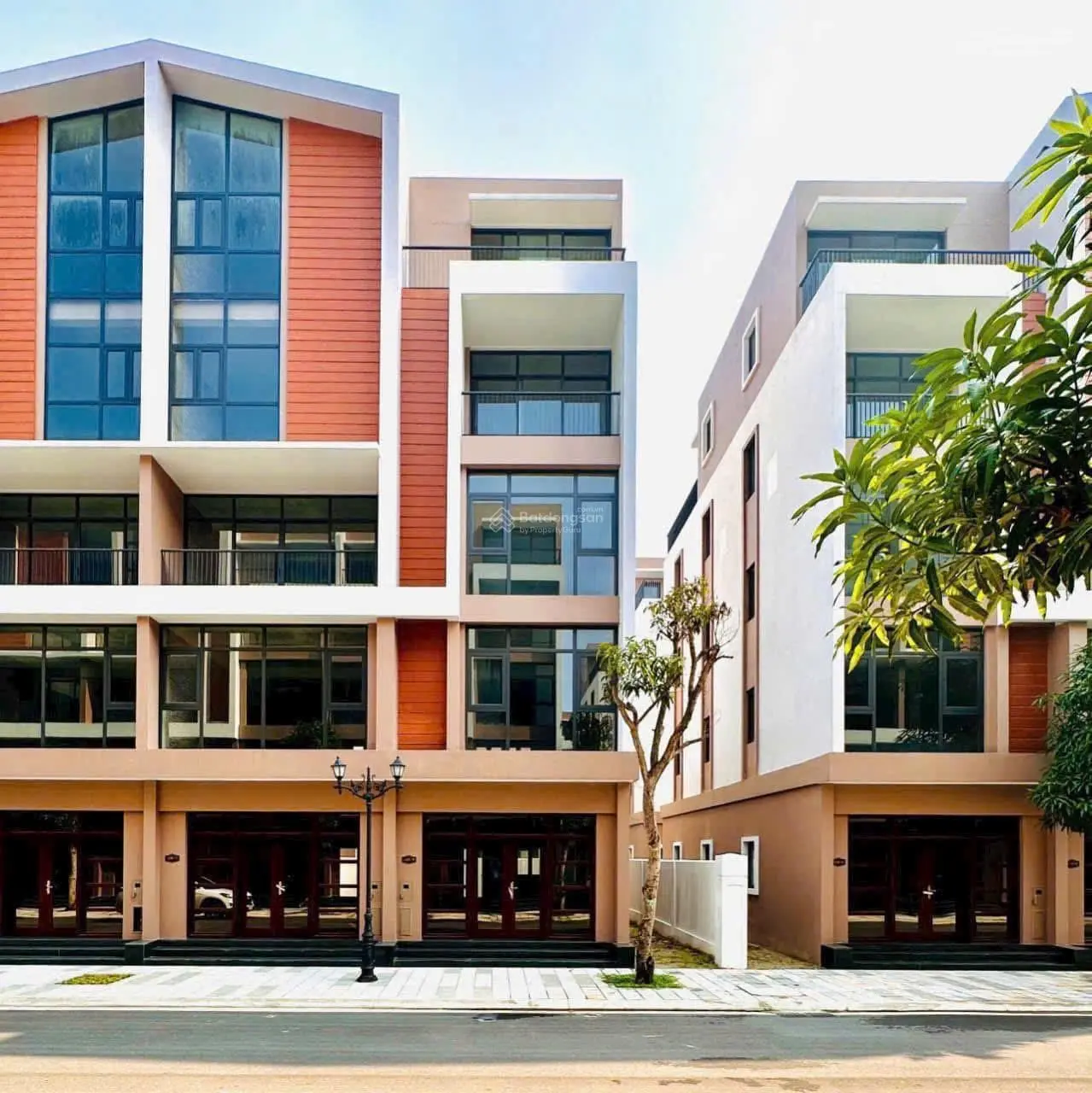Biệt Thự Ánh Dương 70 m2 , View Trực Diện Công Viên , Cạnh Biển Hồ ,Trường Học, Sổ Lâu Dài