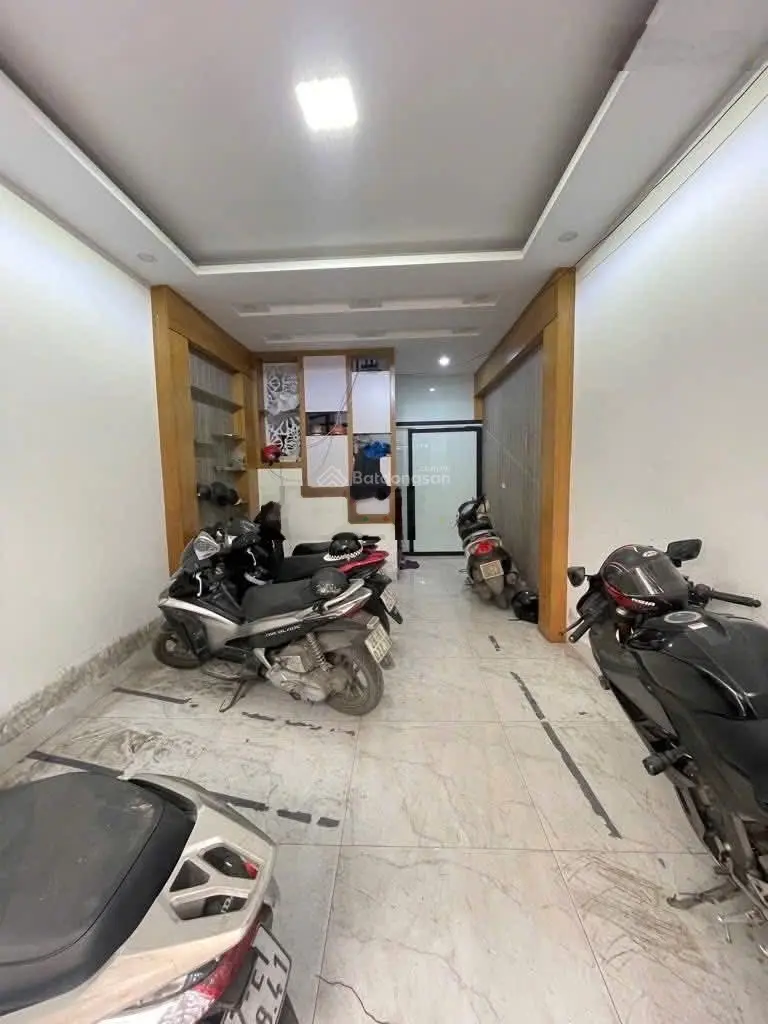 Bán nhà lê văn hiến (cổng hv tài chính). 45m2, 6 tầng, ô tô đỗ cửa, kinh doanh. giá 9.1 tý