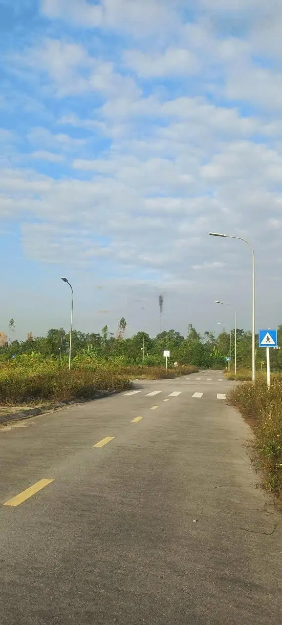 Bán đất đấu giá tại Đông Hội, đường 13m, vỉa hè, hàng xóm Vinhome Cổ Loa 11,2 tỷ, 80 m2 0976 285 ***