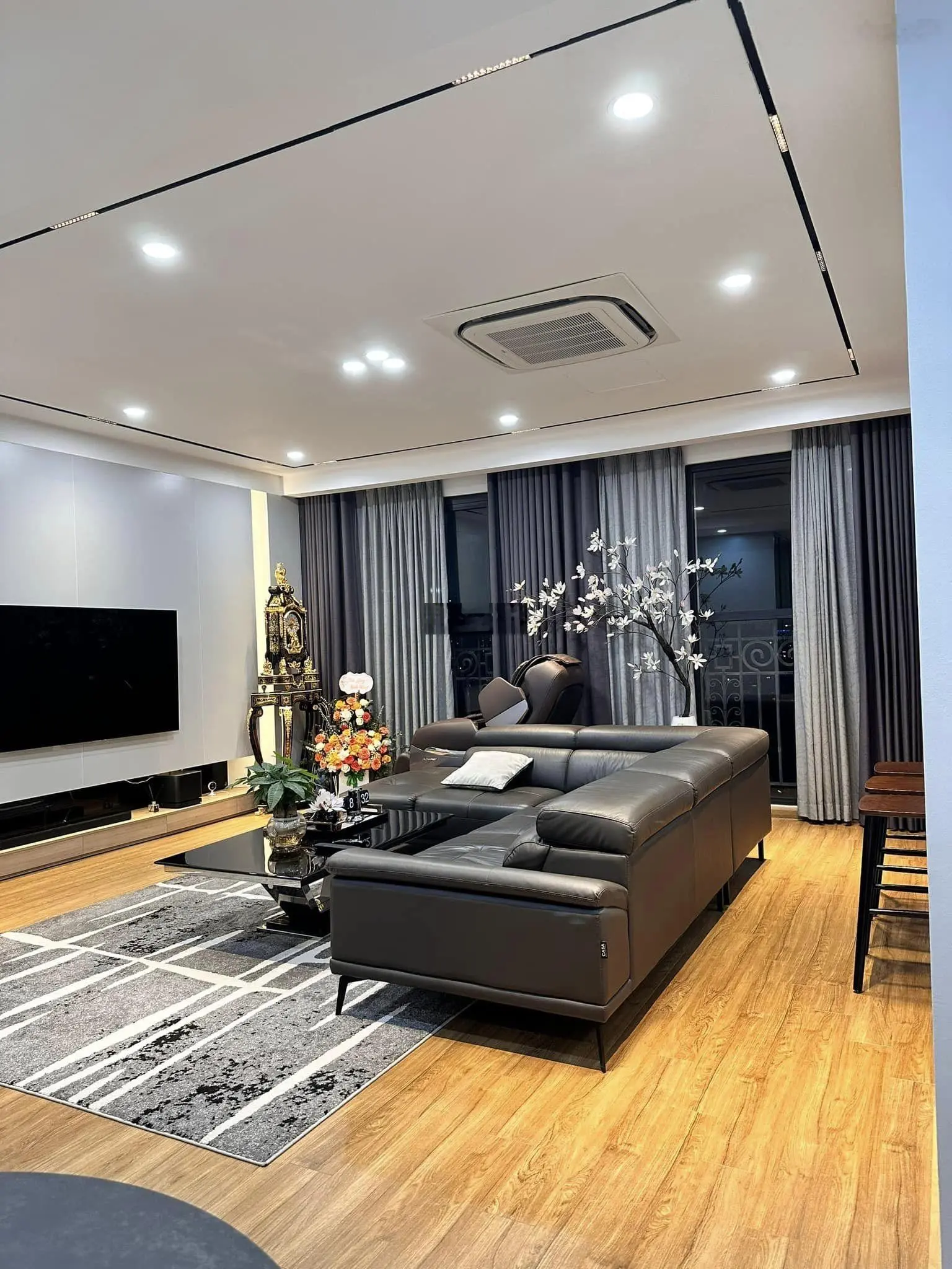 Siêu phẩm giá tốt nhất tại The Emerald. Diện tích 124m2 thiết kế 3 ngủ, nội thất sang - xịn - mịn