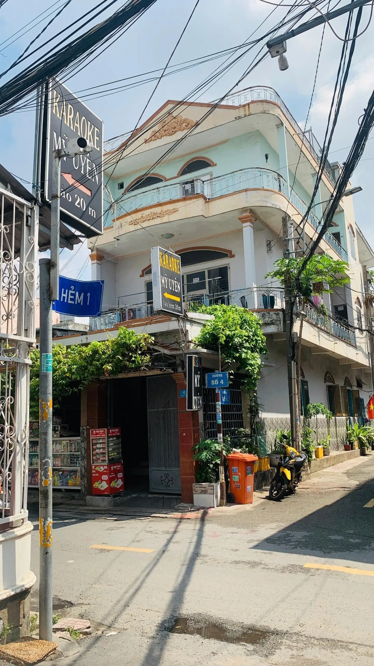 Nhà đẹp 1 trệt 1 lầu, hẻm ô tô đường số 4, phường bình thọ gần chợ đêm, giá chỉ 7.5 tỷ