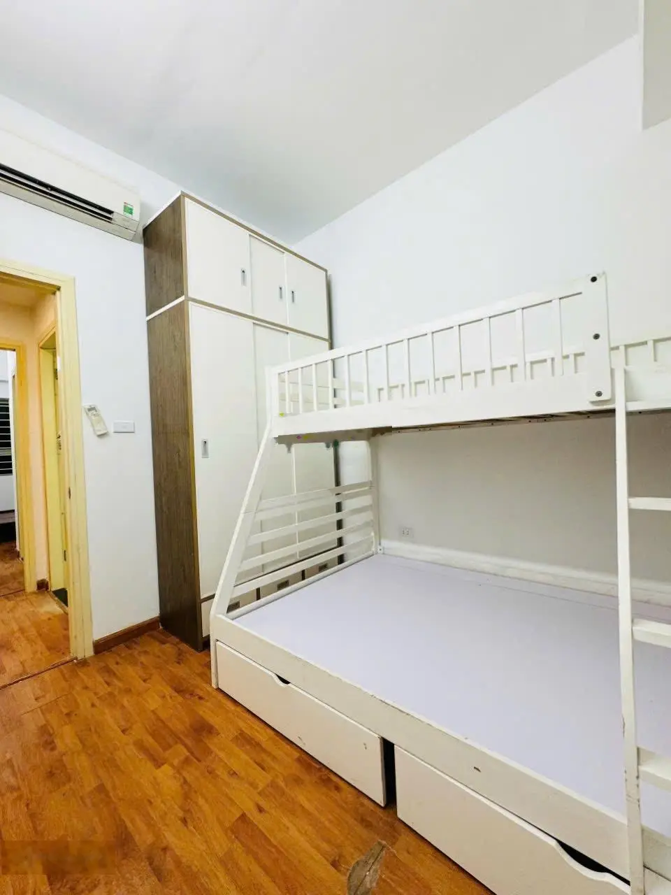 Bán gấp căn 57m2 - 2ngủ&2vs HH4 Linh Đàm Hoàng Mai. Lh: 0966 455 *** em Thuỷ