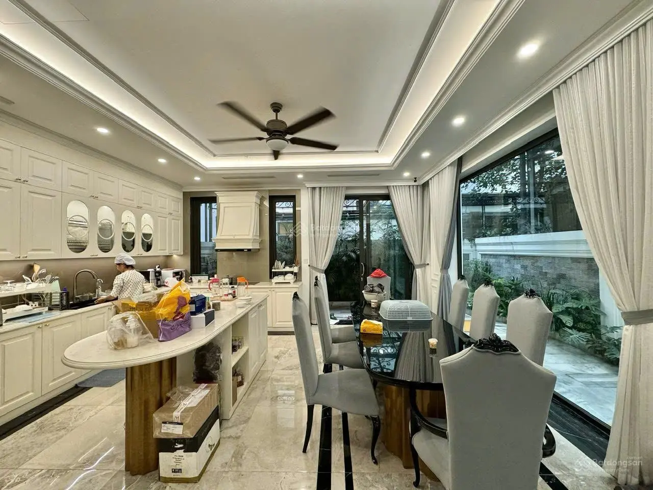 Tôi cần bán căn song lập Tulip 168m2 gần hồ Harmony hướng Đông Nam full đồ hiện đại, 0963 892 ***