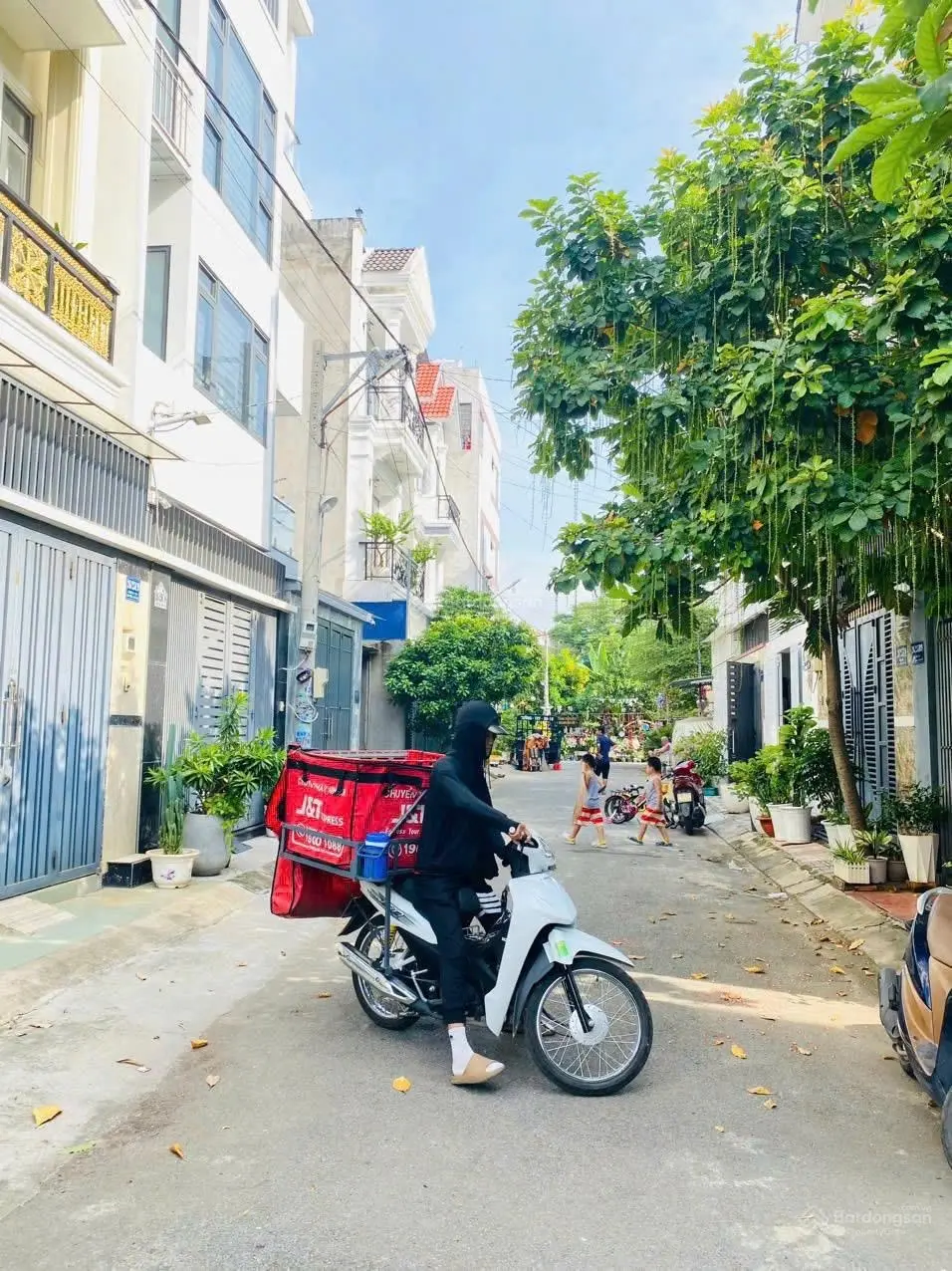 Bán nhà Thủ Đức, full nội thất, 3 lầu, đường ô tô 7m, gần trường học, cầu vượt Gò Dưa