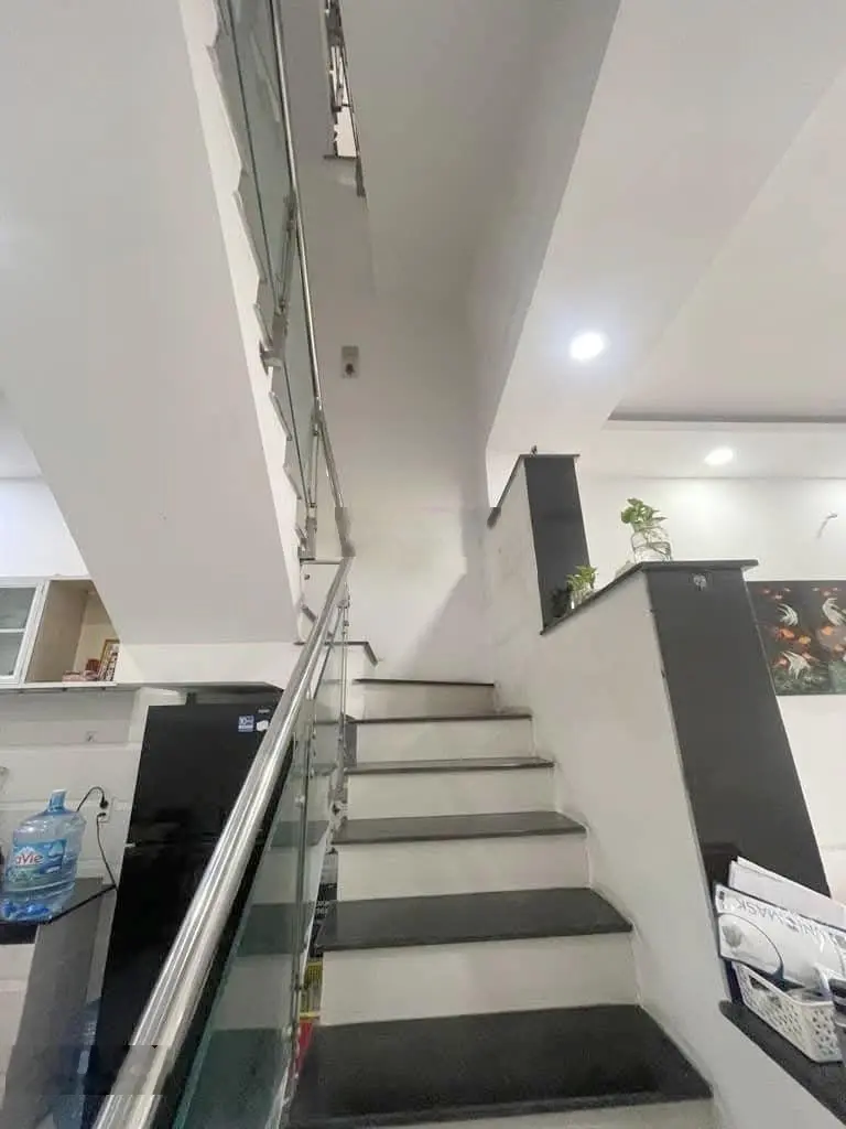 Cách PMH 1 phút - 61m2 -4,3*14- xe hơi tới nhà nhà 4 tầng đầy đủ nội thất nhỉnh 7 tỉ