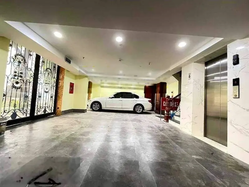 Siêu rẻ đẹp! Hạ chào 2 tỷ, phố Xuân La, thang máy, hầm xe, 3 ô tô tránh, rẻ nhất phố, quận Tây Hồ