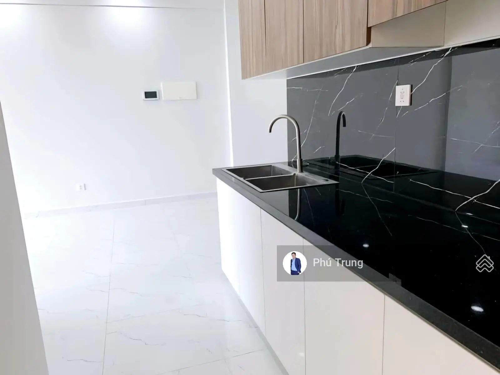 Bán căn hộ 2PN 65m2 Opal Skyline sổ sẵn, view hồ bơi, giá hợp lý, tiện ích đầy đủ, bao thuế phí