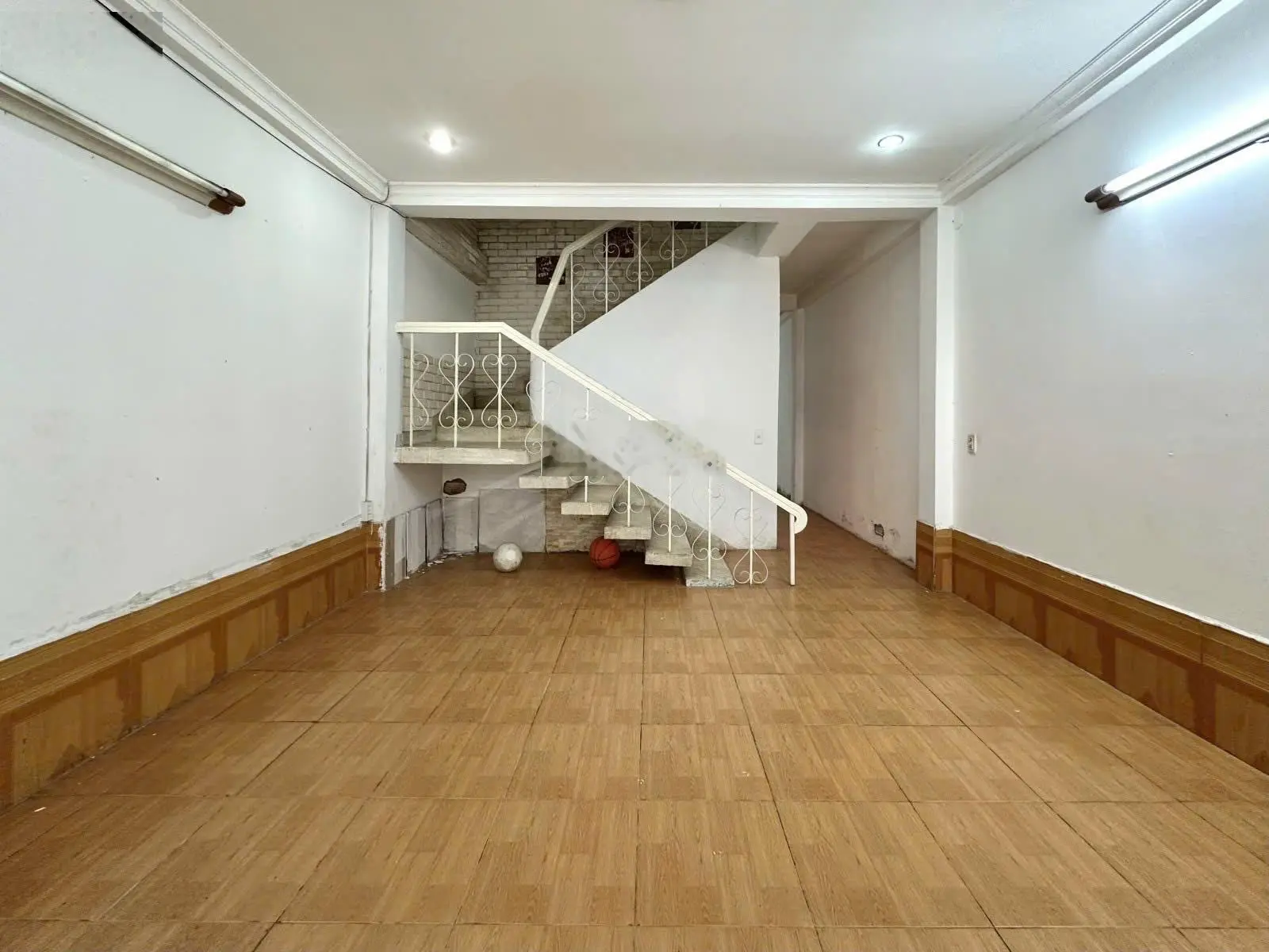 Nhà HXH 7m đường Bùi Đình Túy, DT 4m x 17,5m, 1T 1L, nhà cũ tiện xây mới, giá 10,9 tỷ TL 0901291144