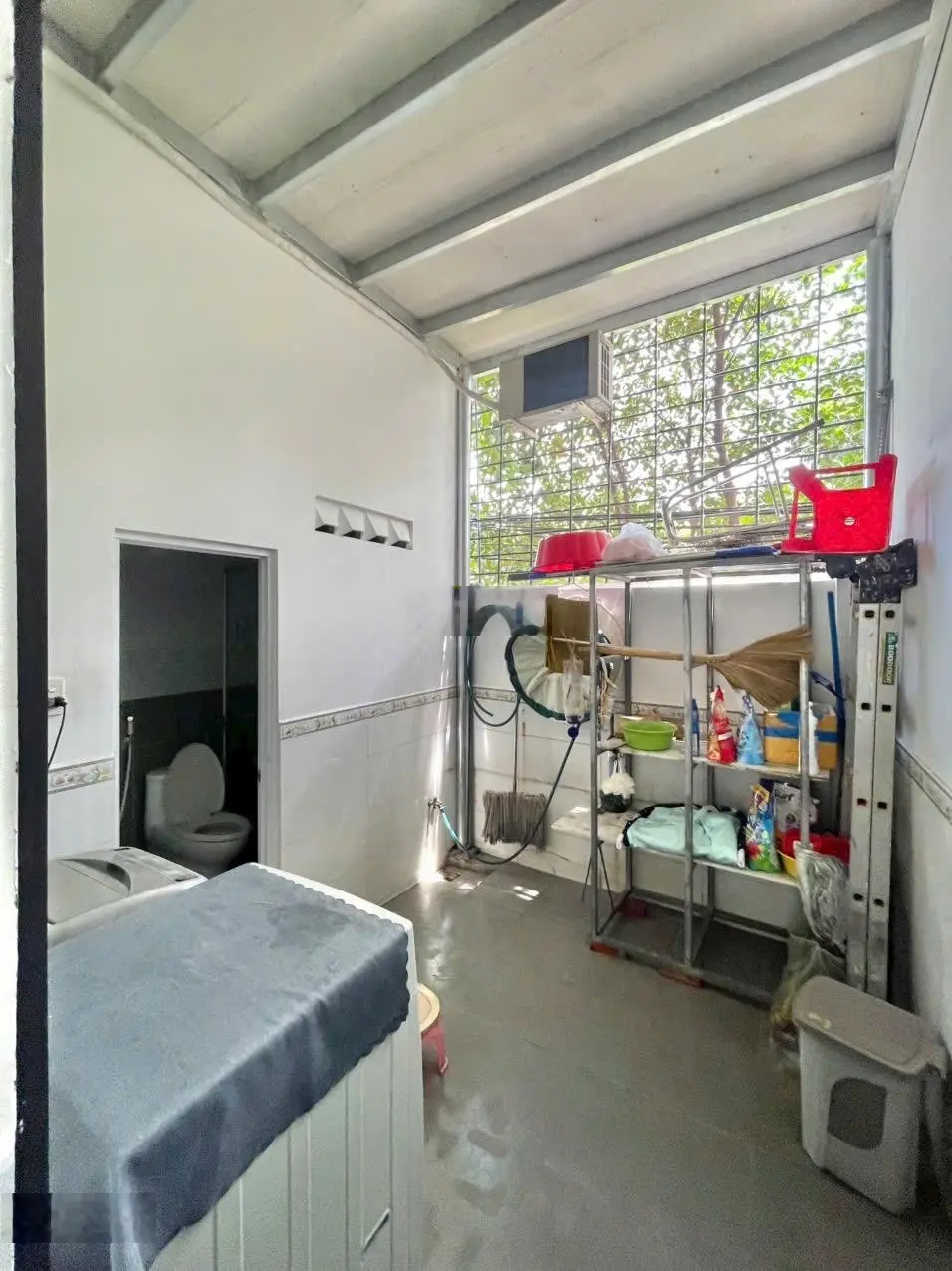 NHÀ ĐẸP 1 TRỆT 1 LẦU HOÀN CÔNG ĐẦY ĐỦ Diện tích 90m2 Ngay chợ dĩ an
