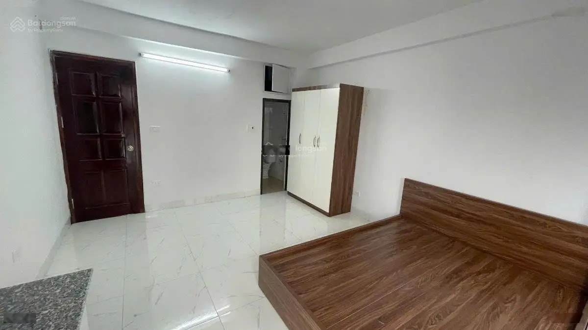 Chờ mãi mới có! Toà CHDV Triều Khúc, 100m2*8T, MT 8M, 28 phòng KK, gần phố, dòng tiền 10%/năm